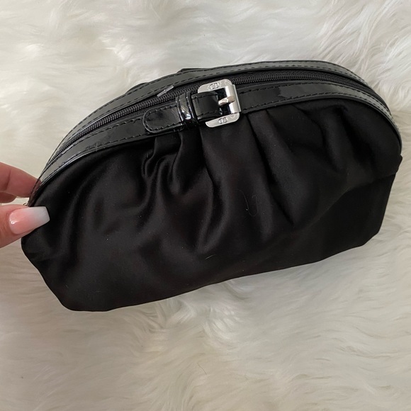 Dior Handbags - Dior makeup bag